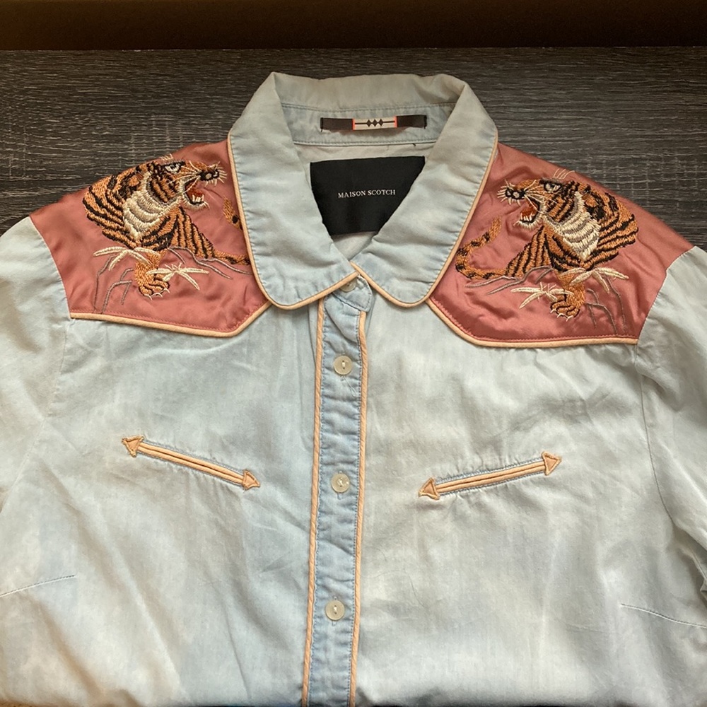 Embroidered Western Button Up